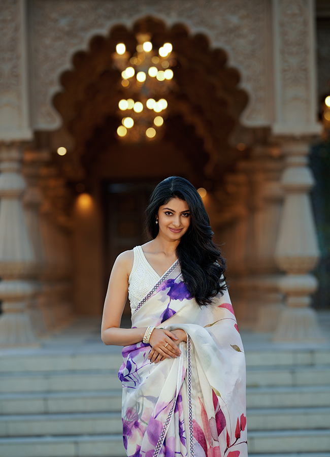 Actress Manasa Varanasi HD Latest Photos8