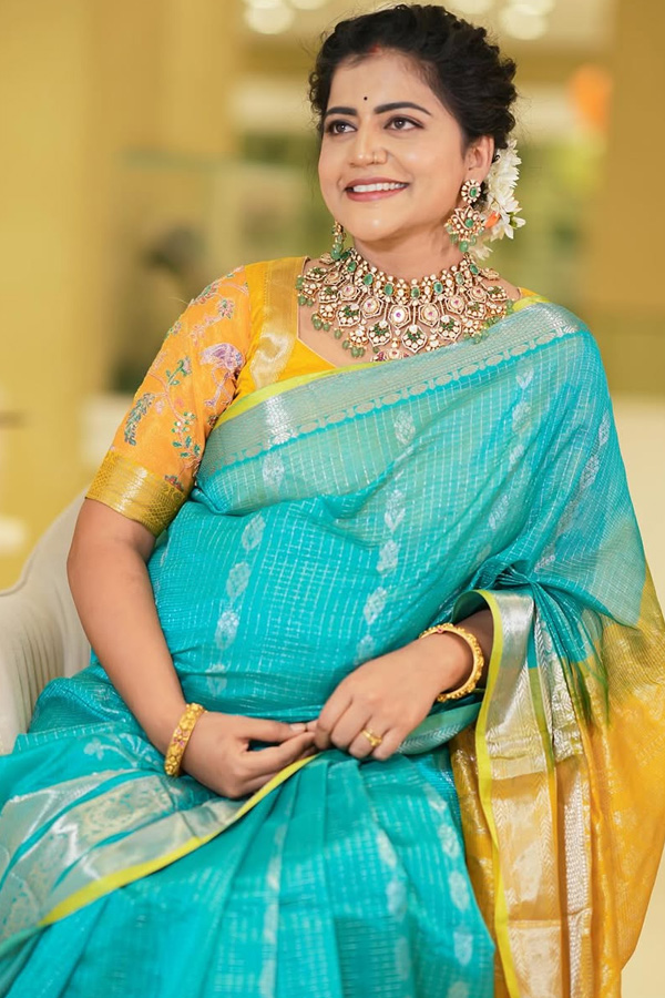 Bigg Boss Contestant Savitri Baby Bump Stills Photos14