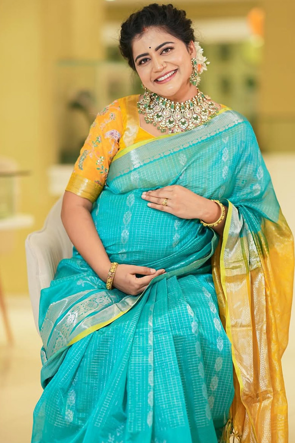 Bigg Boss Contestant Savitri Baby Bump Stills Photos3