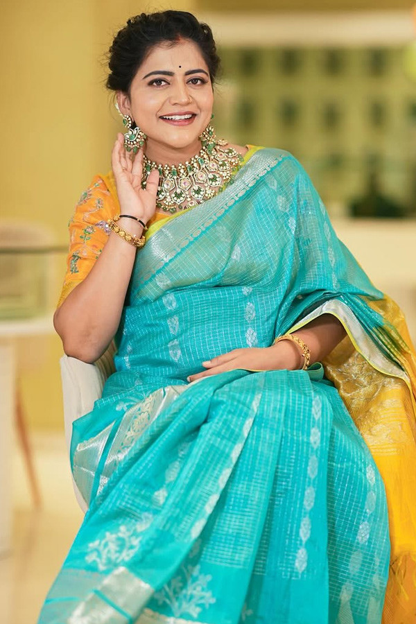 Bigg Boss Contestant Savitri Baby Bump Stills Photos7