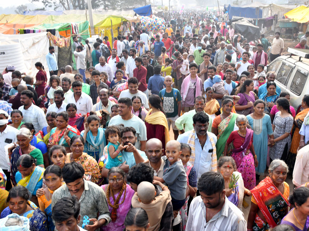 Medaram Samakka Saralamma Jatara 2026 Photos5