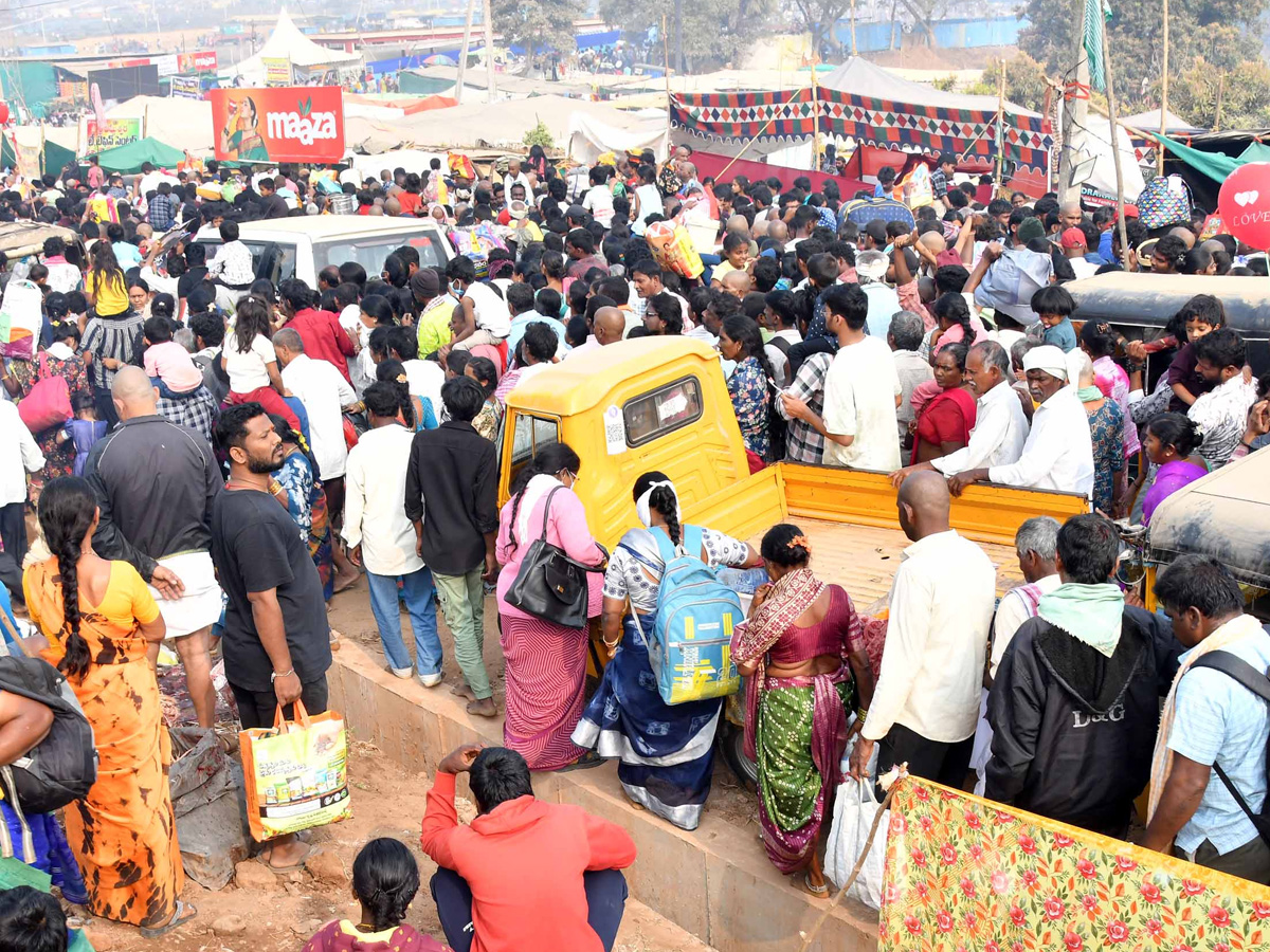 Medaram Samakka Saralamma Jatara 2026 Photos6