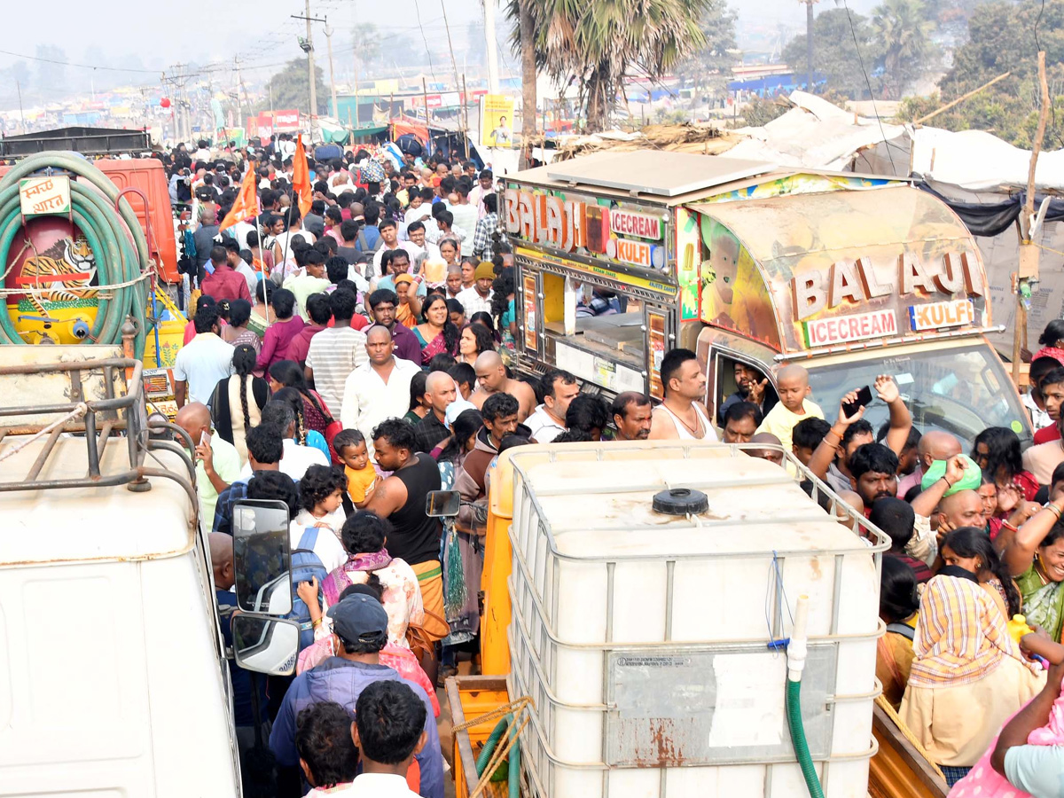 Medaram Samakka Saralamma Jatara 2026 Photos7