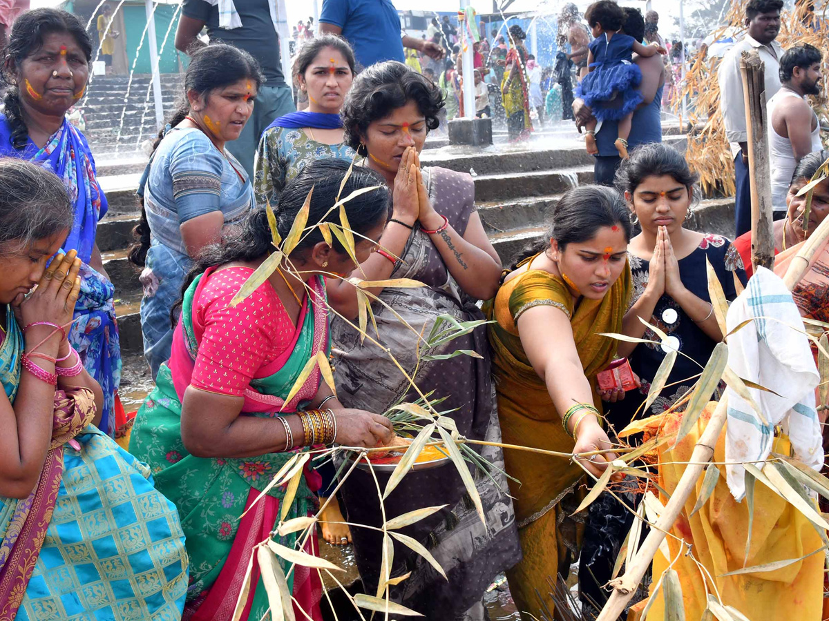 Medaram Samakka Saralamma Jatara 2026 Photos9