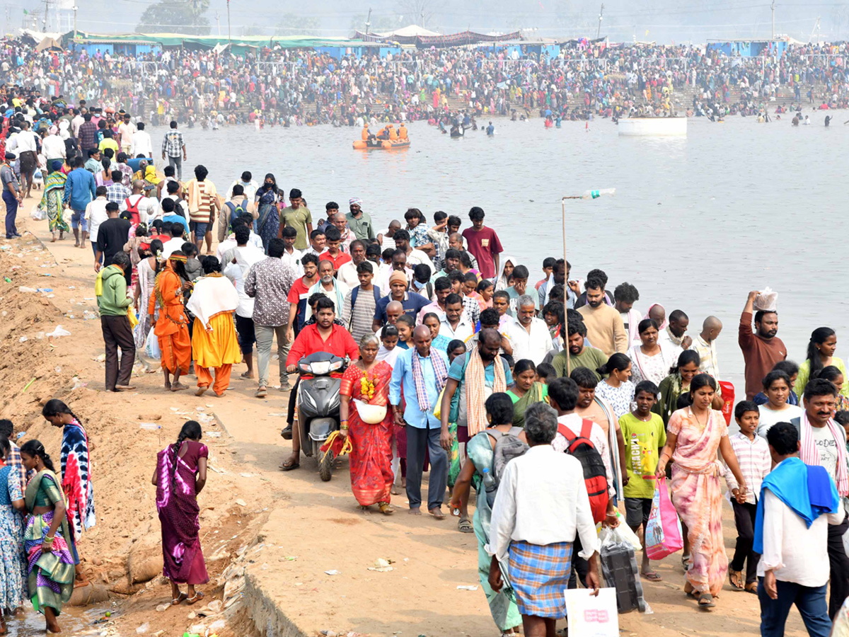 Medaram Samakka Saralamma Jatara 2026 Photos24