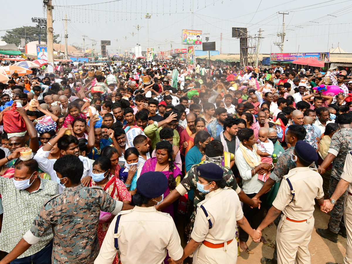 Medaram Samakka Saralamma Jatara 2026 Photos30