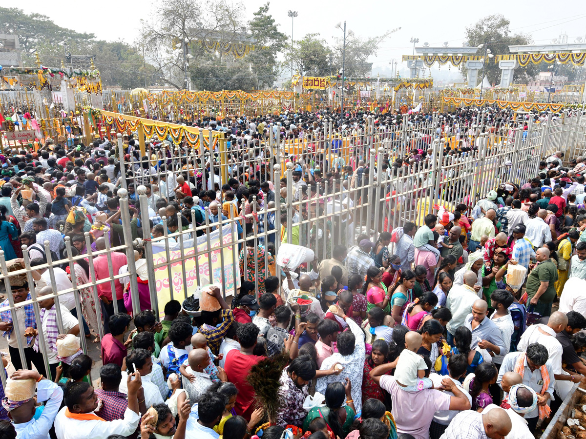 Medaram Samakka Saralamma Jatara 2026 Photos35