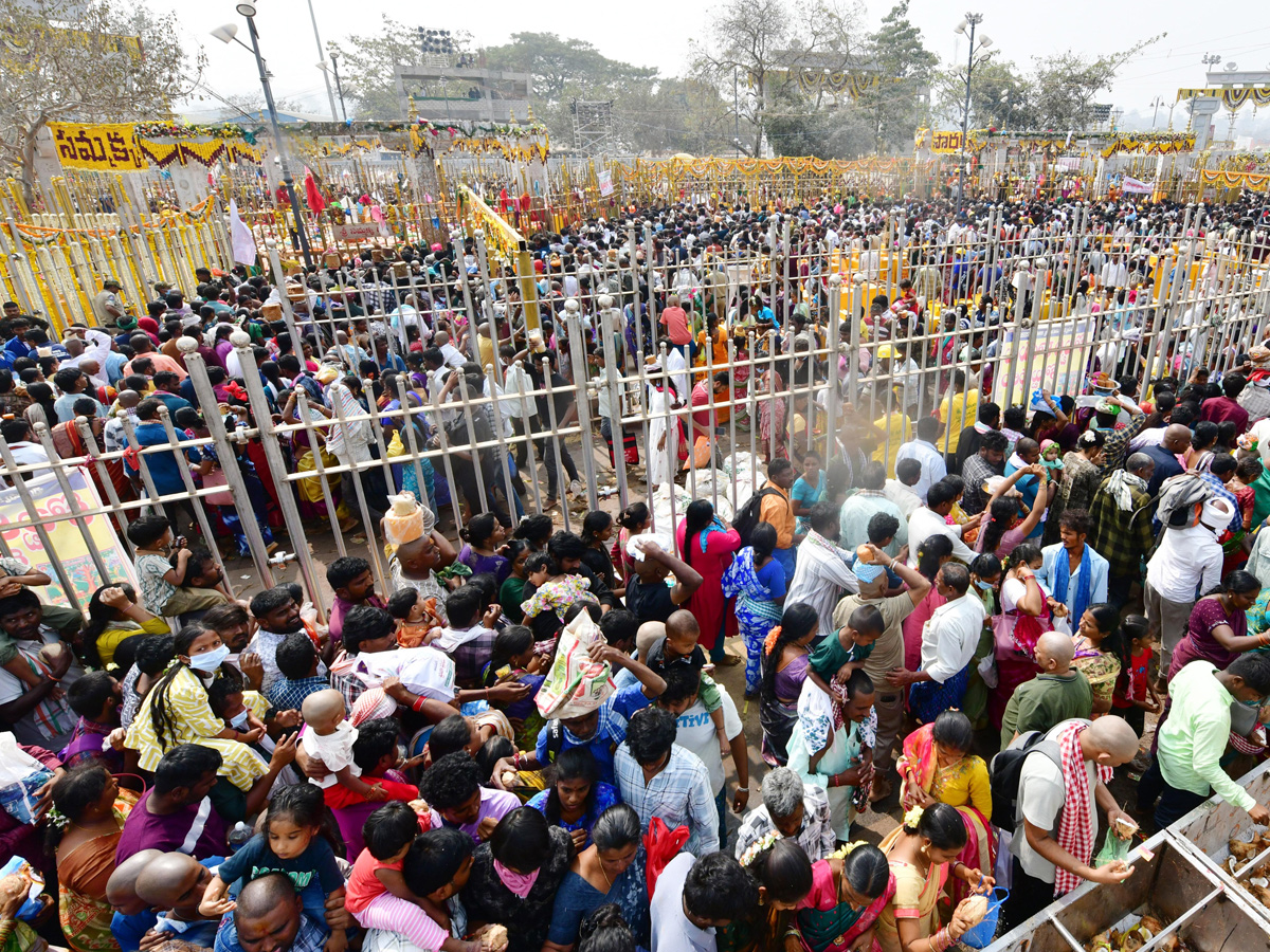 Medaram Samakka Saralamma Jatara 2026 Photos36