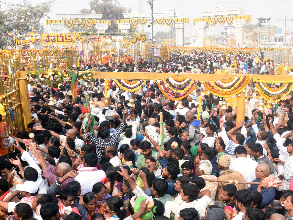 Medaram Samakka Saralamma Jatara 2026 Photos13