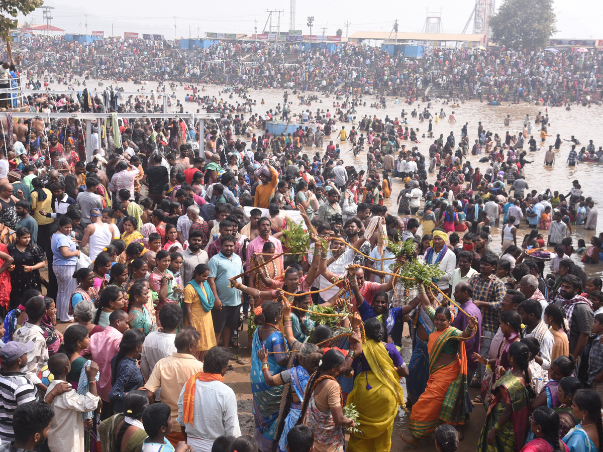 Medaram Samakka Saralamma Jatara 2026 Photos43