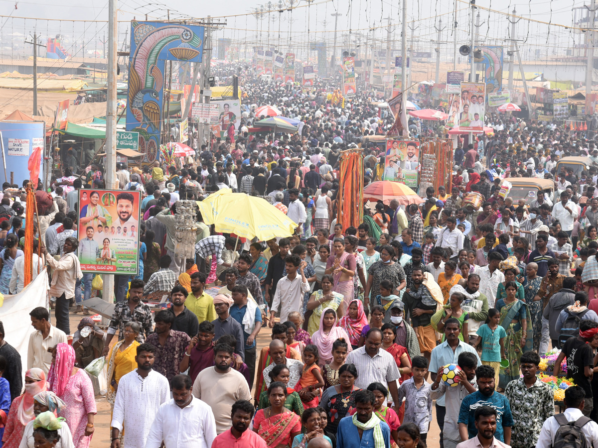 Medaram Samakka Saralamma Jatara 2026 Photos50