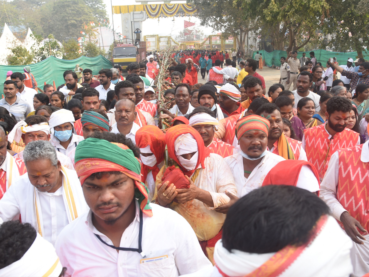 Medaram Samakka Saralamma Jatara 2026 Photos15