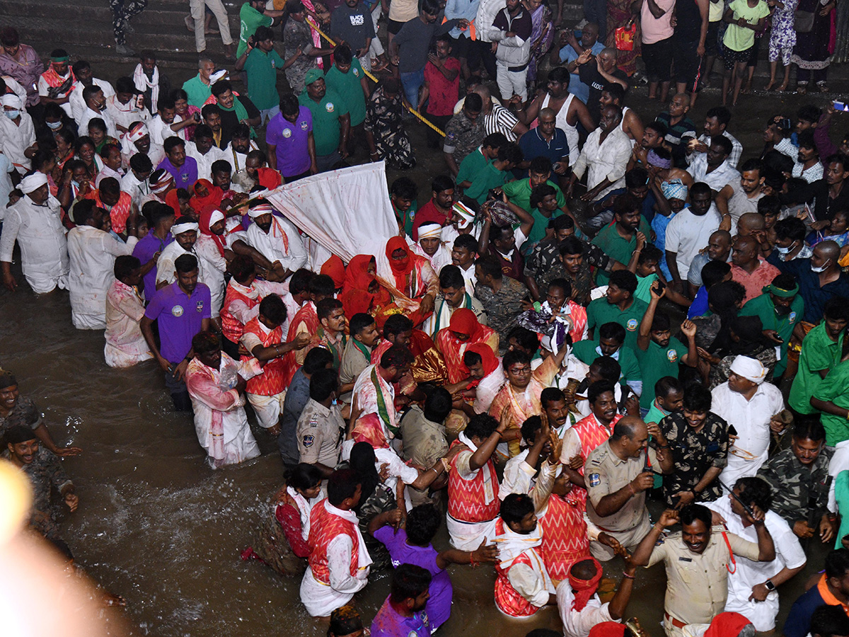 Sammakka Sarakka : Medaram Jatara 2026 HD Photos 10