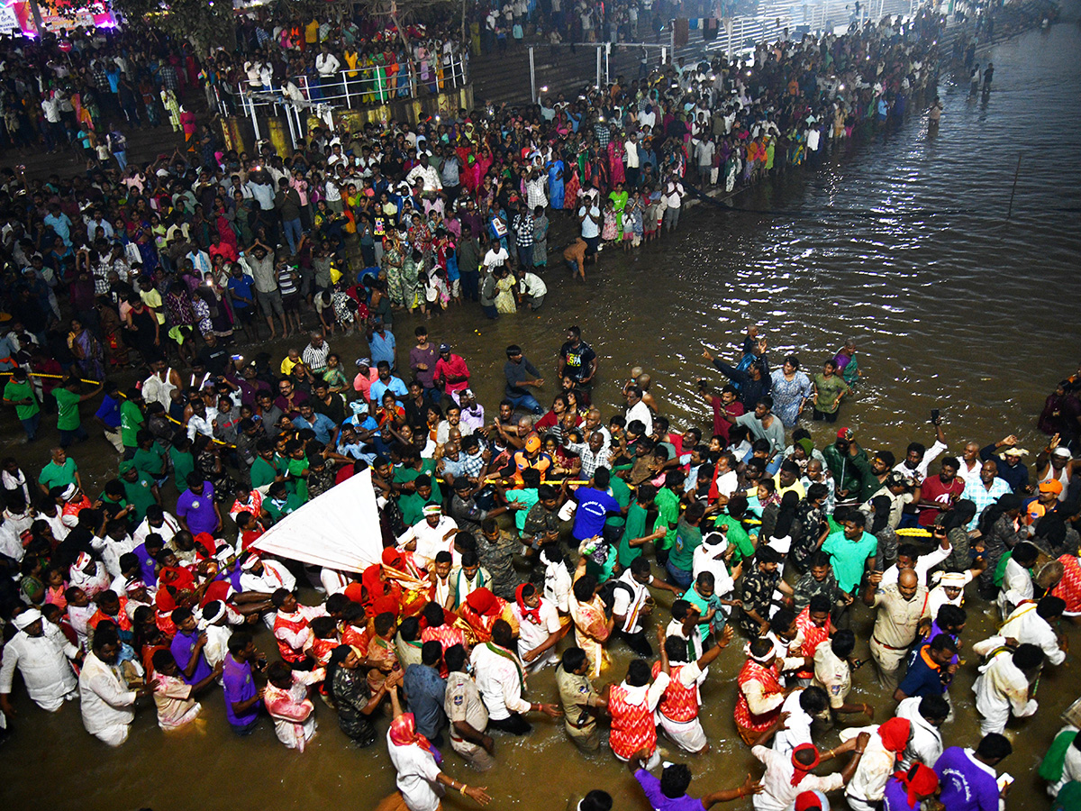 Sammakka Sarakka : Medaram Jatara 2026 HD Photos 12