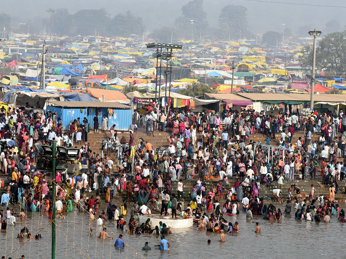 Sammakka Sarakka : Medaram Jatara 2026 HD Photos 14