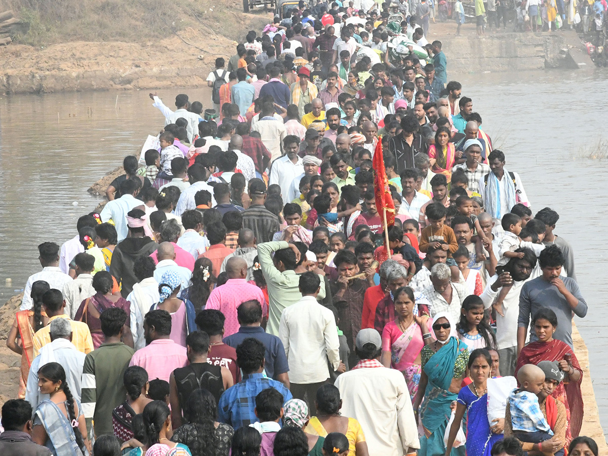 Sammakka Sarakka : Medaram Jatara 2026 HD Photos 19