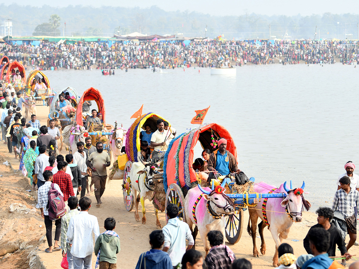 Sammakka Sarakka : Medaram Jatara 2026 HD Photos 25