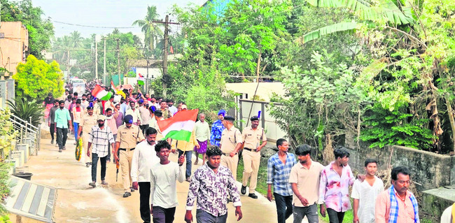 దేశ సేవలో అసువులు బాసి.. తీరని వేదన మిగిల్చి.. 2