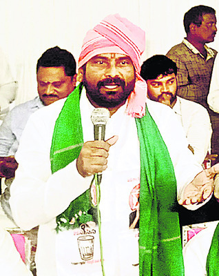 రైతులను నిండా ముంచారు
2