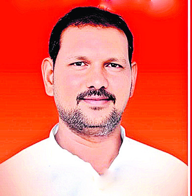 ఆటోను ఢీకొన్న లారీ
1