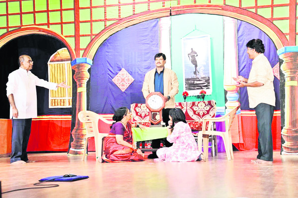 ఆకట్టుకుంటున్న సాంస్కృతిక సదస్సులు1