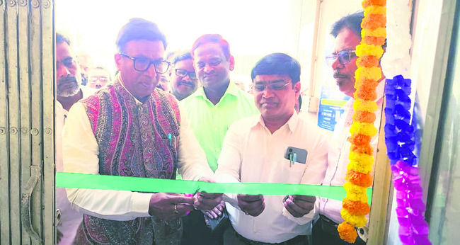 ముఖ్యమంత్రిని కలిసిన కలెక్టర్‌3