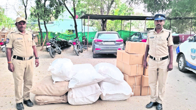 భారీగా గుట్కా ప్యాకెట్ల పట్టివేత 
1