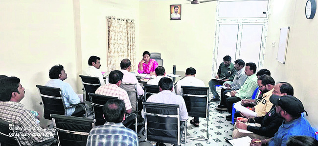 ఉపకార వేతనాలకు  దరఖాస్తులు
1