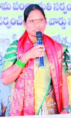 కలెక్టరేట్‌లో చేనేతలక్ష్మి
4