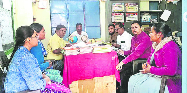 సీఎంను కలిసిన టీపీసీసీ  రాష్ట్ర ప్రధాన కార్యదర్శి 
1