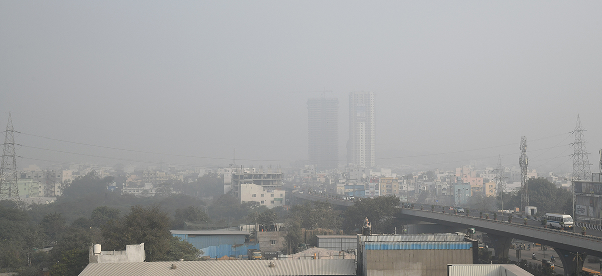 Dense Fog Blankets In Hyderabad Viral Photos10