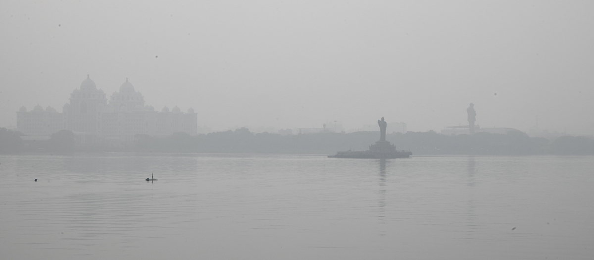 Dense Fog Blankets In Hyderabad Viral Photos2