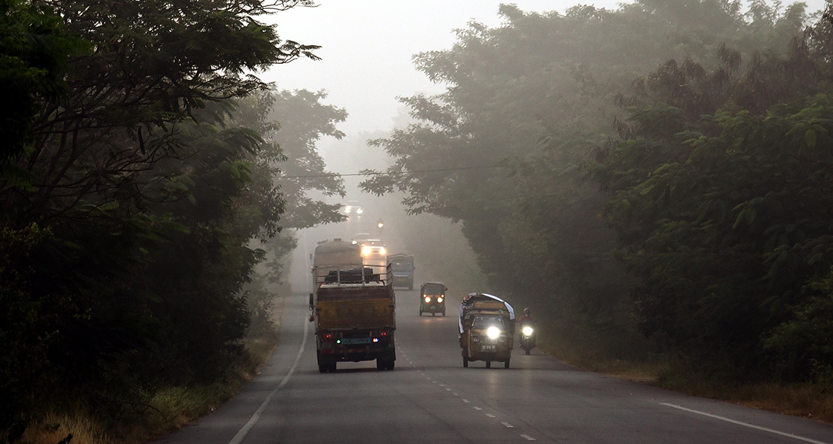 Dense Fog Blankets In Hyderabad Viral Photos5