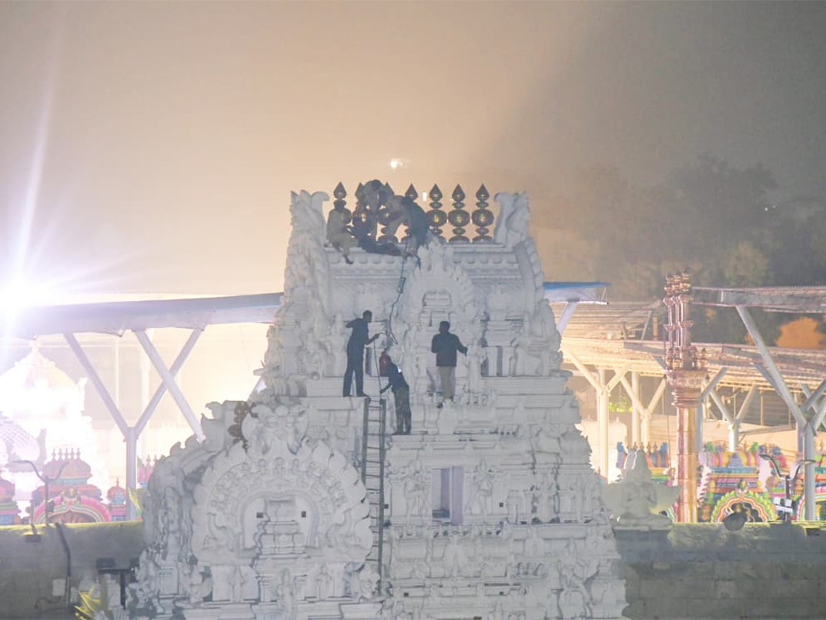 Drunk man Hulchul at TTD Sri Govindarajaswami Temple19