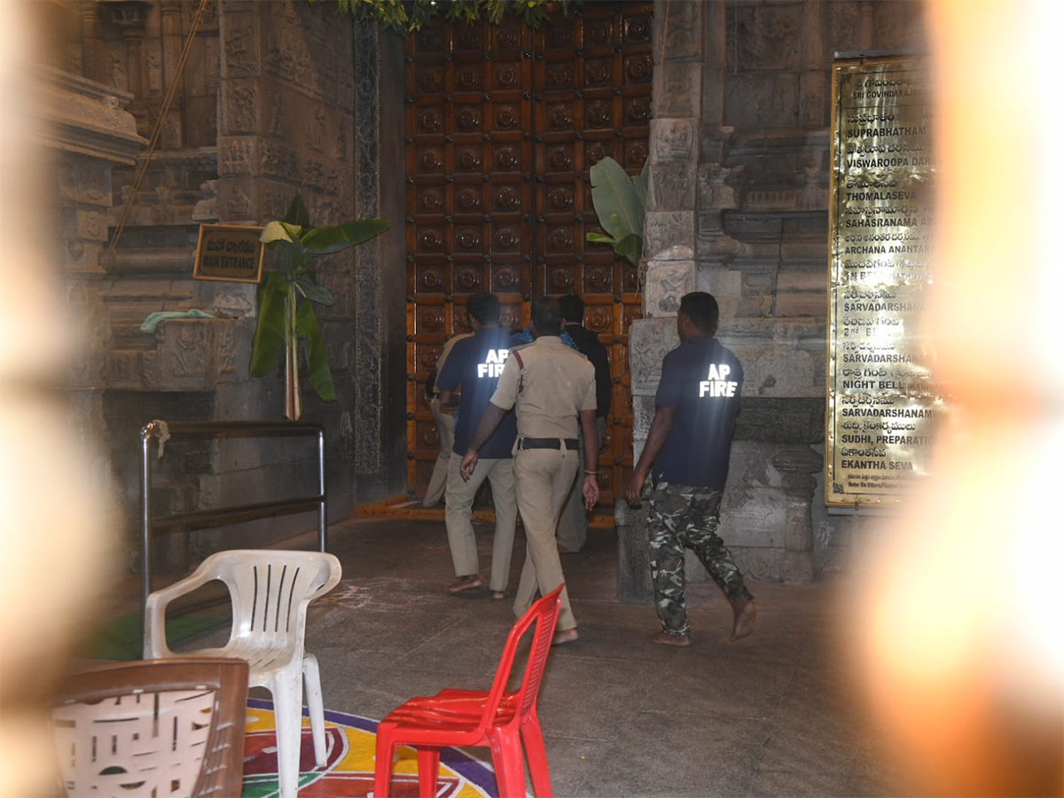 Drunk man Hulchul at TTD Sri Govindarajaswami Temple5