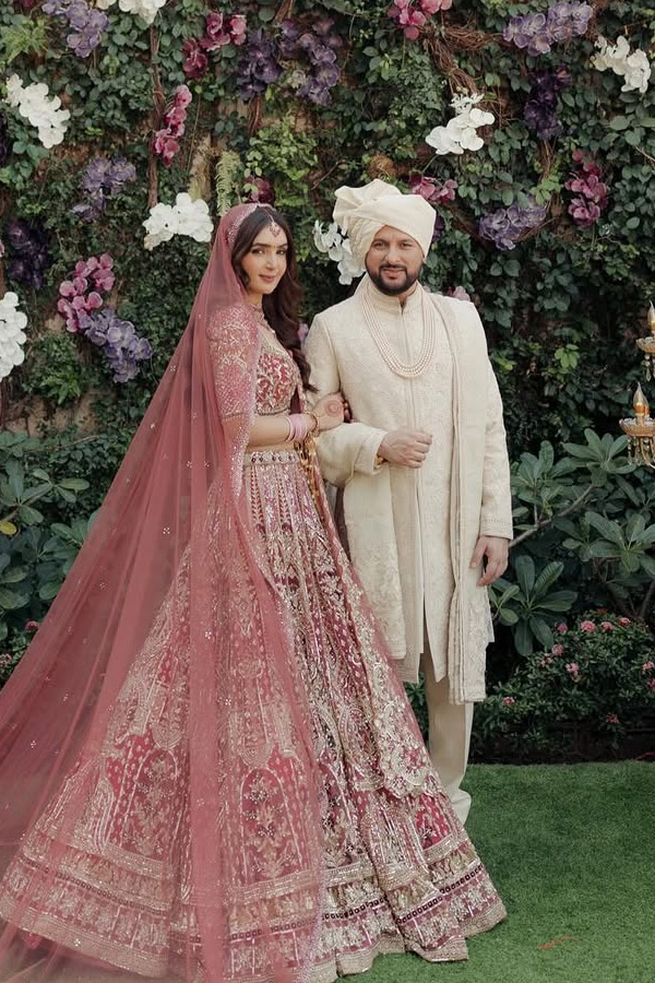 Hrithik Roshan shared Beautiful pictures with His family from his cousin Eshaan wedding Photos8