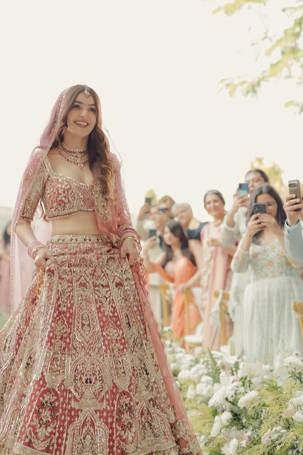 Hrithik Roshan shared Beautiful pictures with His family from his cousin Eshaan wedding Photos10