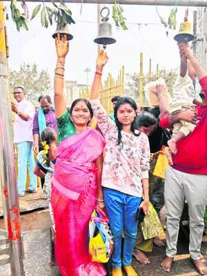 వనదేవతలకు భక్తుల మొక్కులు 1