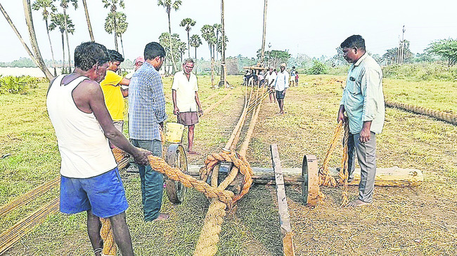 తాళ్లరేవుకు ప్రసిద్ధి1