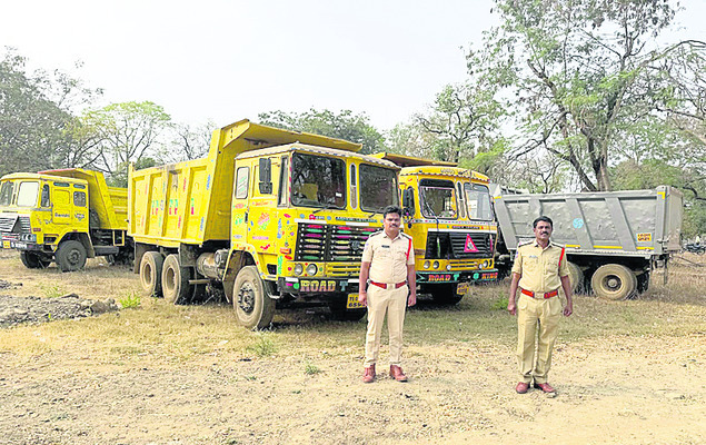 పంట చేల నుంచి  ఇళ్లలోకి చొరబడి..
2