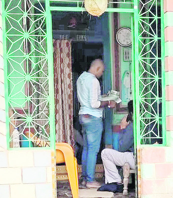 అధికారులే అవాక్కయ్యేలా... 1