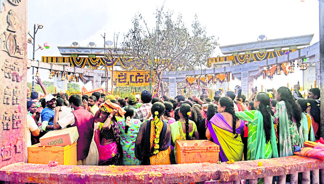 జయహో జగజ్జనని మేడారంలో గద్దెకు చేరిన సమ్మక్క2