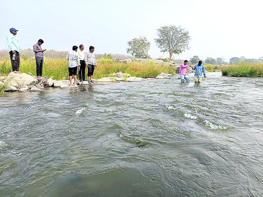 ఎస్సారెస్పీ కాలువలు   ధ్వంసం చేస్తే కేసులు3