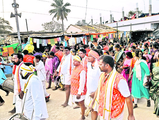 జయహో జగజ్జనని మేడారంలో గద్దెకు చేరిన సమ్మక్క3