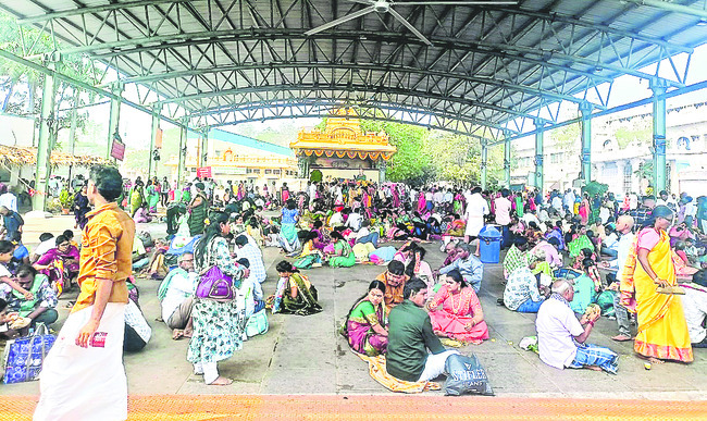 ఏకాదశి వేళ.. ఆధ్యాత్మిక హేల1