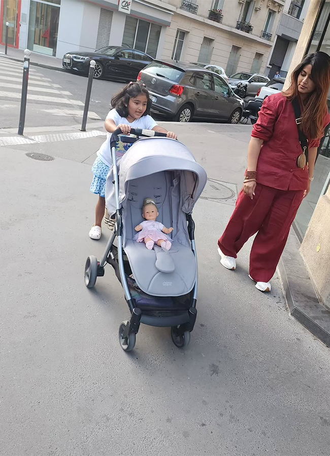 Actress Sneha in Paris Viral Photos17