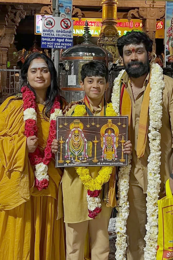 Choreographer Aata Sandeep master family visited Arunachalam Temple Photos2