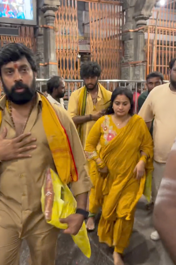 Choreographer Aata Sandeep master family visited Arunachalam Temple Photos11