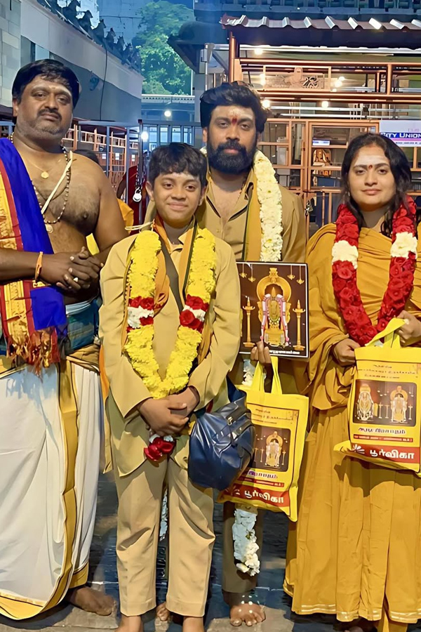 Choreographer Aata Sandeep master family visited Arunachalam Temple Photos4