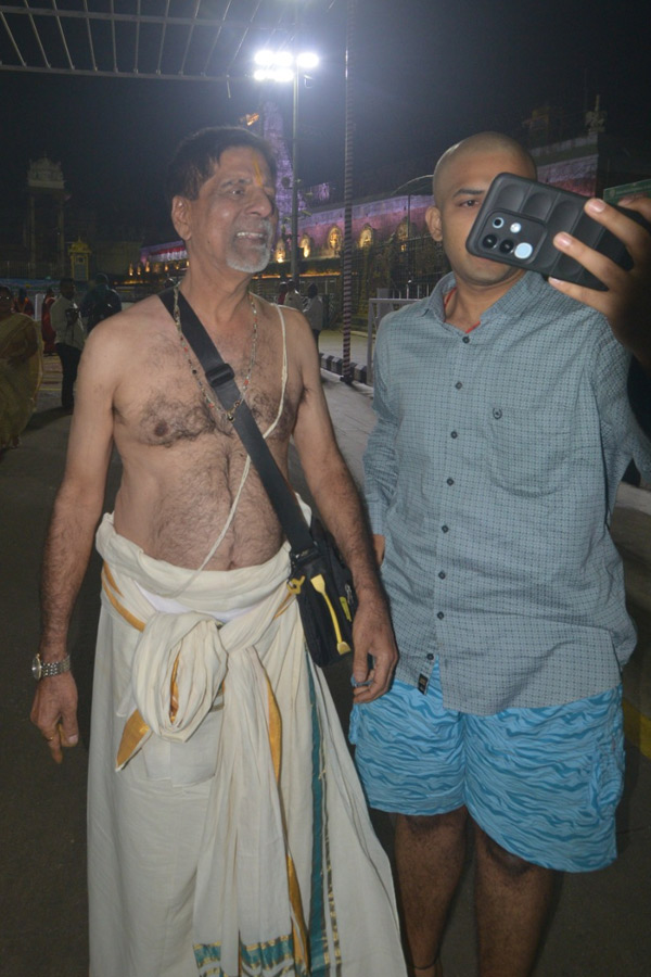 Former India Cricketer K Srikkanth Offers Prayers At Tirumala Temple In Tirupati Photos12